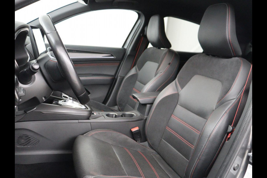 Renault Arkana 1.6 E-Tech Hybrid 145 R.S. Line | Leder/Alcantara | Trekhaak | Stoelverwarming | Adaptive cruise | Camera | Carplay | Keyless | Park Assist | Full LED | Navigatie | Stuurverwarming