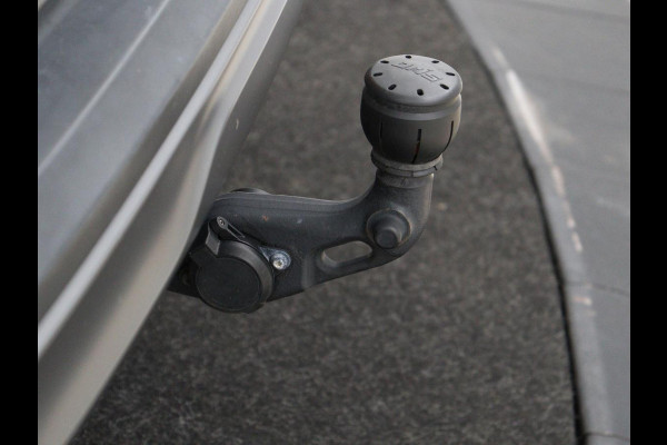 Renault Arkana 1.6 E-Tech Hybrid 145 R.S. Line | Leder/Alcantara | Trekhaak | Stoelverwarming | Adaptive cruise | Camera | Carplay | Keyless | Park Assist | Full LED | Navigatie | Stuurverwarming