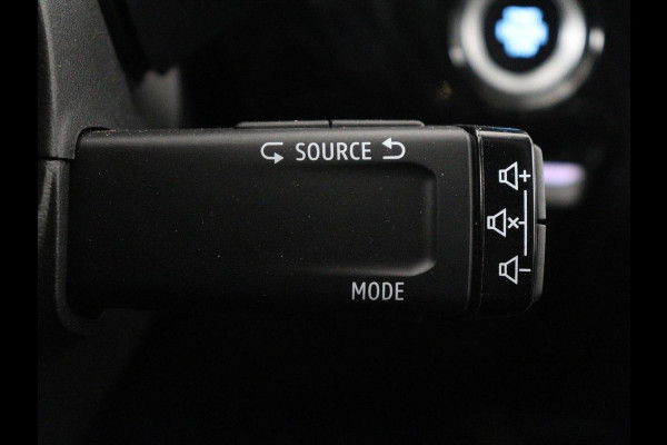 Renault Arkana 1.6 E-Tech Hybrid 145 R.S. Line | Leder/Alcantara | Trekhaak | Stoelverwarming | Adaptive cruise | Camera | Carplay | Keyless | Park Assist | Full LED | Navigatie | Stuurverwarming