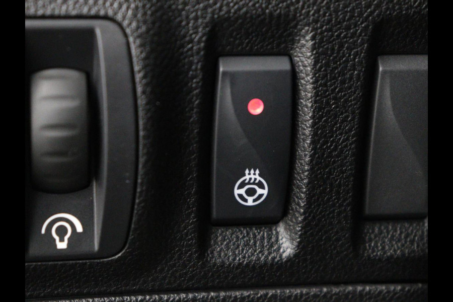 Renault Mégane 1.3 TCe Business Edition One | Leder | Stoelverwarming | Trekhaak | Camera | Carplay | Navigatie | Keyless | Park Assist | Full LED | Stuurverwarming | Bluetooth | Cruise control | Climate control