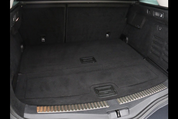 Renault Mégane 1.3 TCe Business Edition One | Leder | Stoelverwarming | Trekhaak | Camera | Carplay | Navigatie | Keyless | Park Assist | Full LED | Stuurverwarming | Bluetooth | Cruise control | Climate control