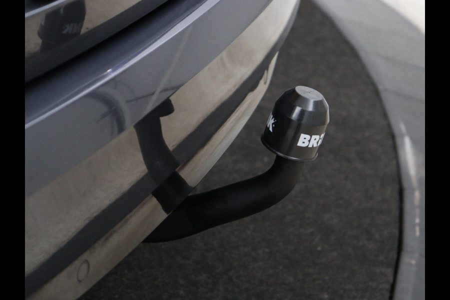 Renault Mégane 1.3 TCe Business Edition One | Leder | Stoelverwarming | Trekhaak | Camera | Carplay | Navigatie | Keyless | Park Assist | Full LED | Stuurverwarming | Bluetooth | Cruise control | Climate control