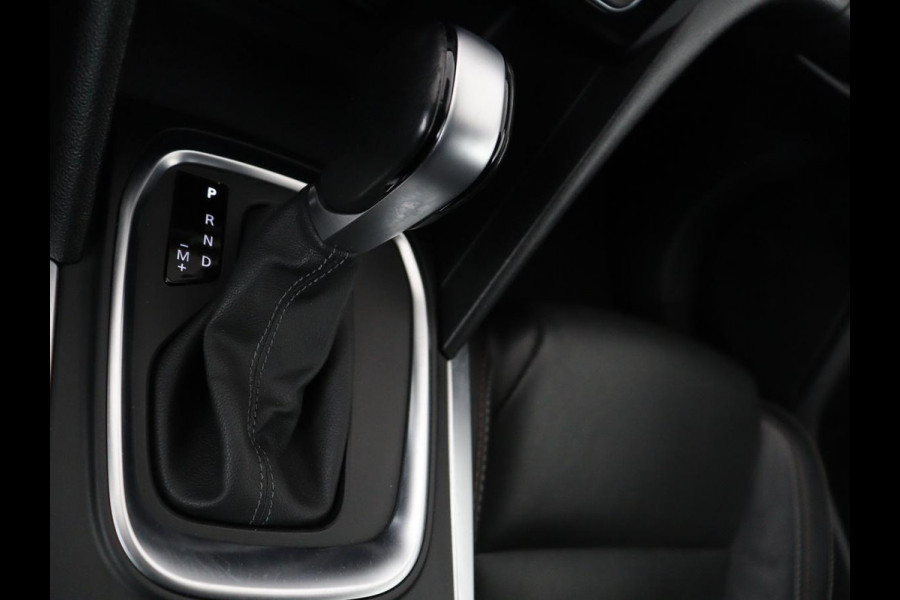 Renault Mégane 1.3 TCe Business Edition One | Leder | Stoelverwarming | Trekhaak | Camera | Carplay | Navigatie | Keyless | Park Assist | Full LED | Stuurverwarming | Bluetooth | Cruise control | Climate control