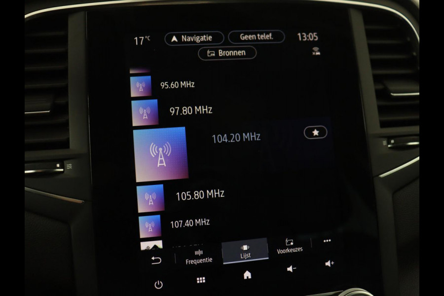 Renault Mégane 1.3 TCe Business Edition One | Leder | Stoelverwarming | Trekhaak | Camera | Carplay | Navigatie | Keyless | Park Assist | Full LED | Stuurverwarming | Bluetooth | Cruise control | Climate control