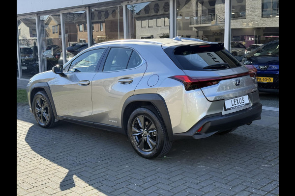 Lexus UX 250h 184pk Luxury Line | Stoel + Stuurverwarming, Parkeersensoren, Keyless, DAB, Adaptive cruise control
