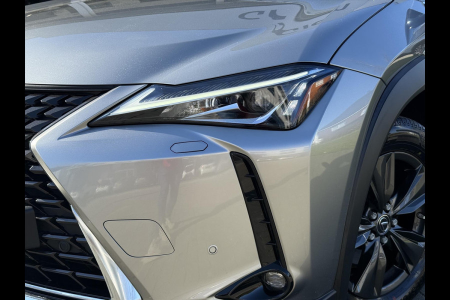 Lexus UX 250h 184pk Luxury Line | Stoel + Stuurverwarming, Parkeersensoren, Keyless, DAB, Adaptive cruise control