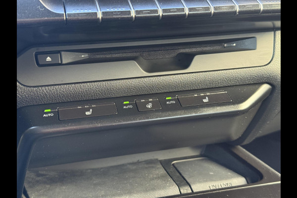 Lexus UX 250h 184pk Luxury Line | Stoel + Stuurverwarming, Parkeersensoren, Keyless, DAB, Adaptive cruise control