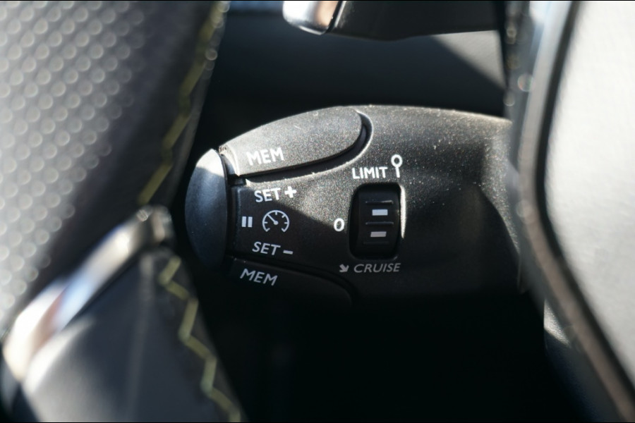 Peugeot 2008 1.2 Hybrid AUTOMAAT GT | 145PK | CAMERA | CARPLAY