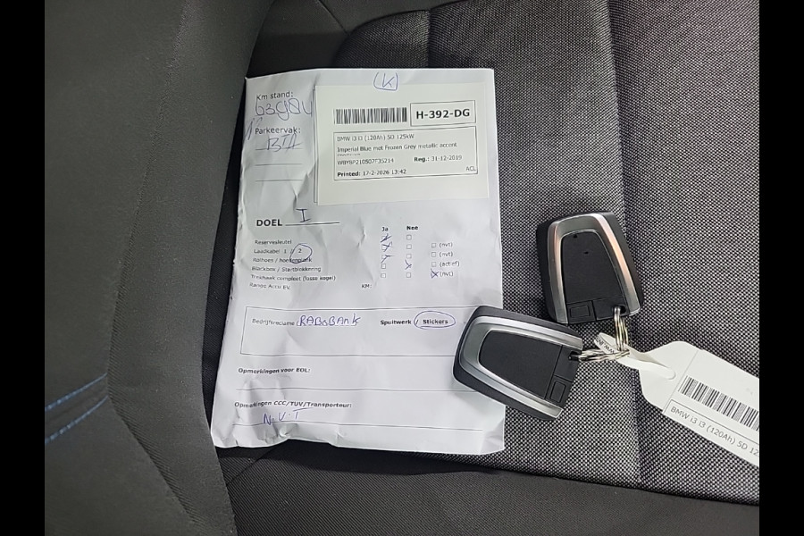 BMW i3 Executive Edition 120Ah 42 kWh | Panoramadak | Stoelverwarming | Adaptive Cruise Control | Navigatie | Keyless | Camera | Parkeersensoren | Warmtepomp | NAP | BTW