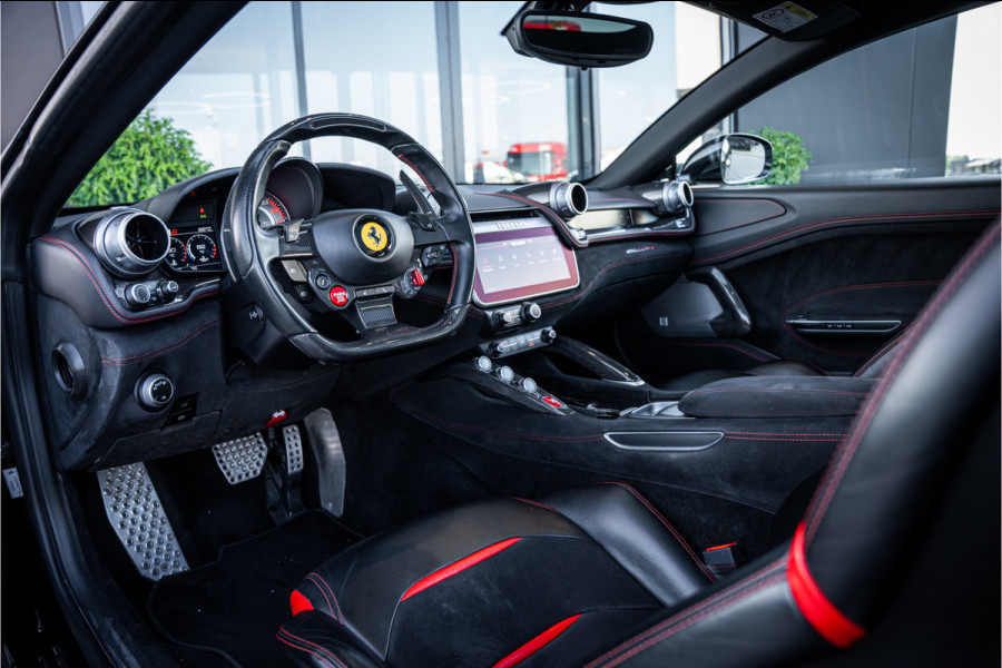 Ferrari GTC4Lusso 6.3 V12 - 4-zits l Lift l Passanger Display l Carbon l Panorama