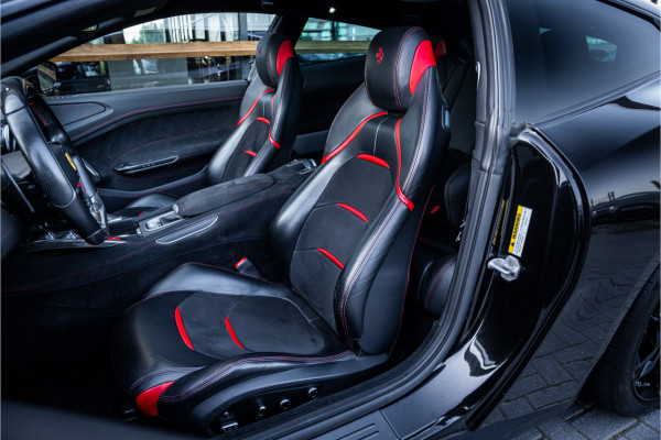 Ferrari GTC4Lusso 6.3 V12 - 4-zits l Lift l Passanger Display l Carbon l Panorama