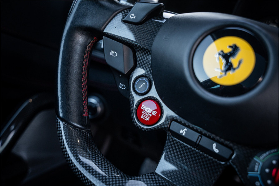 Ferrari GTC4Lusso 6.3 V12 - 4-zits l Lift l Passanger Display l Carbon l Panorama