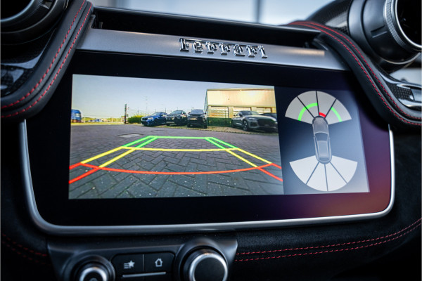 Ferrari GTC4Lusso 6.3 V12 - 4-zits l Lift l Passanger Display l Carbon l Panorama