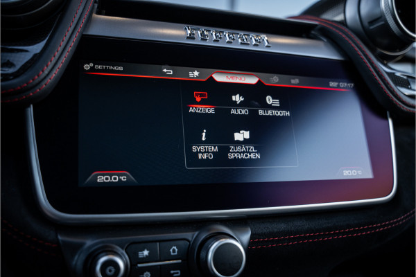 Ferrari GTC4Lusso 6.3 V12 - 4-zits l Lift l Passanger Display l Carbon l Panorama