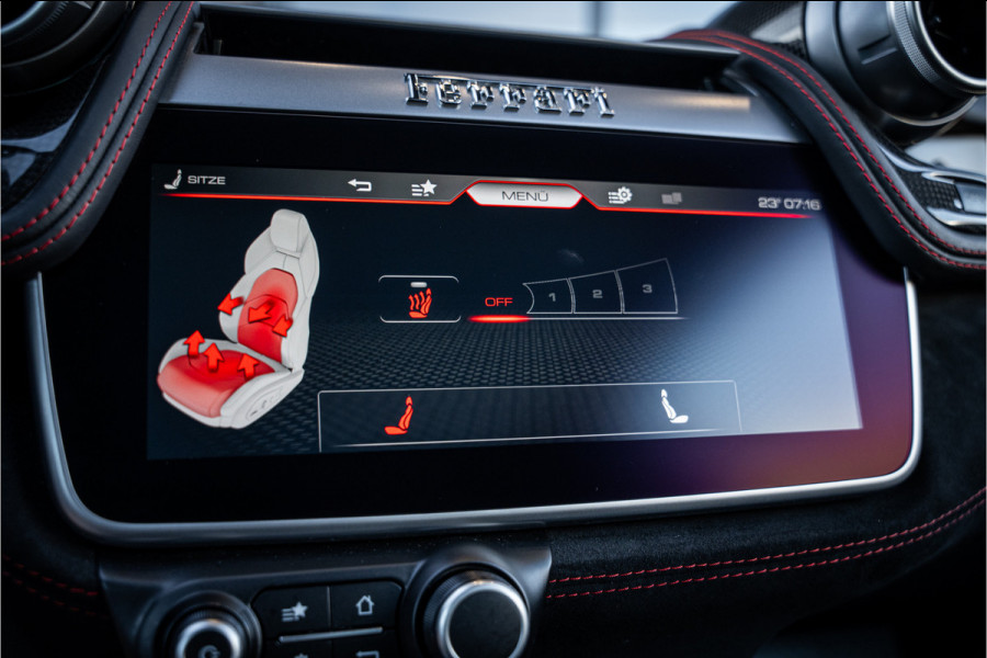 Ferrari GTC4Lusso 6.3 V12 - 4-zits l Lift l Passanger Display l Carbon l Panorama