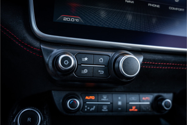 Ferrari GTC4Lusso 6.3 V12 - 4-zits l Lift l Passanger Display l Carbon l Panorama