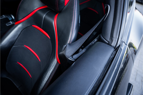 Ferrari GTC4Lusso 6.3 V12 - 4-zits l Lift l Passanger Display l Carbon l Panorama