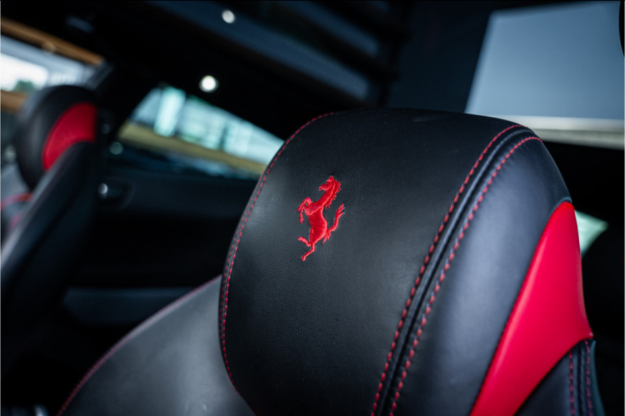 Ferrari GTC4Lusso 6.3 V12 - 4-zits l Lift l Passanger Display l Carbon l Panorama