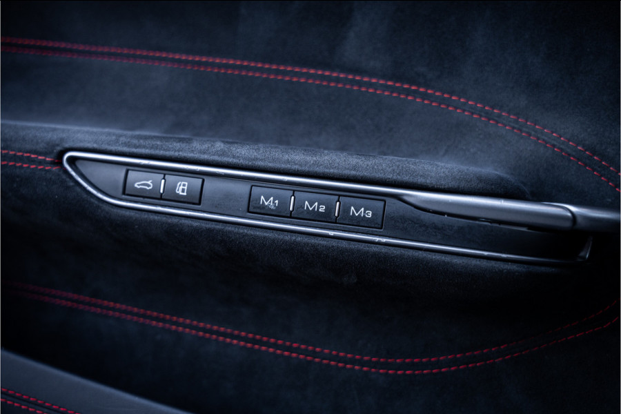 Ferrari GTC4Lusso 6.3 V12 - 4-zits l Lift l Passanger Display l Carbon l Panorama