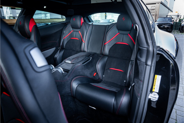 Ferrari GTC4Lusso 6.3 V12 - 4-zits l Lift l Passanger Display l Carbon l Panorama