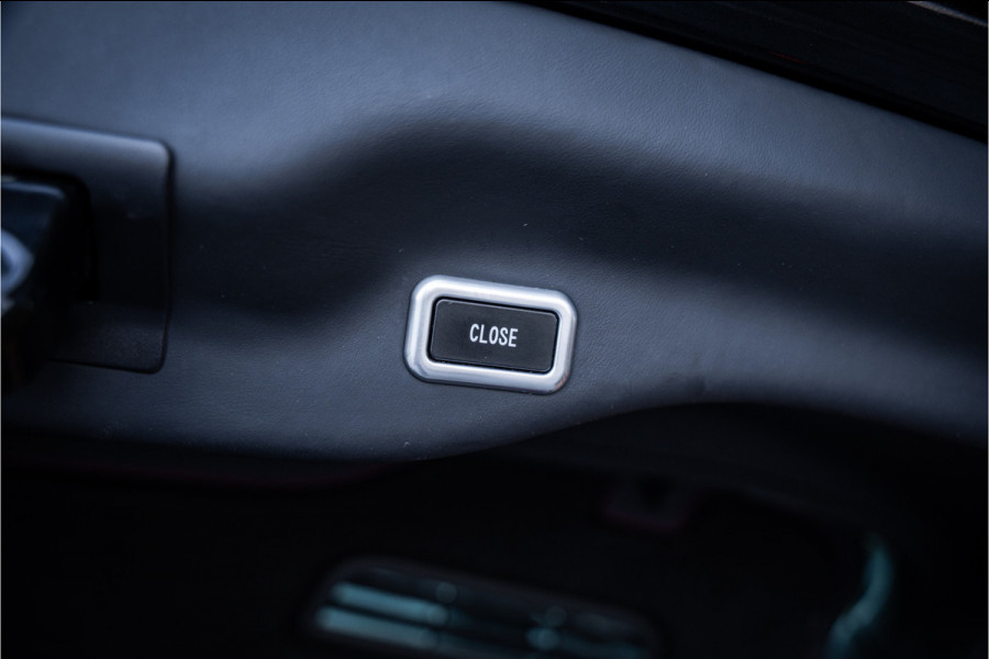 Ferrari GTC4Lusso 6.3 V12 - 4-zits l Lift l Passanger Display l Carbon l Panorama