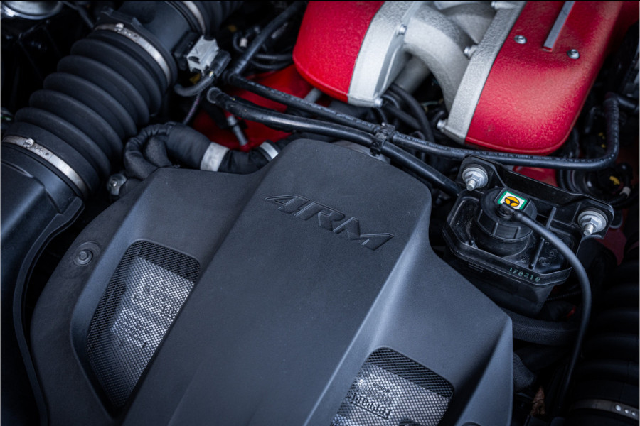 Ferrari GTC4Lusso 6.3 V12 - 4-zits l Lift l Passanger Display l Carbon l Panorama