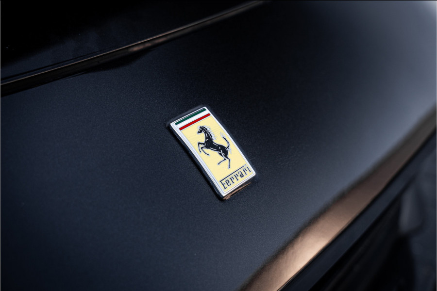 Ferrari GTC4Lusso 6.3 V12 - 4-zits l Lift l Passanger Display l Carbon l Panorama