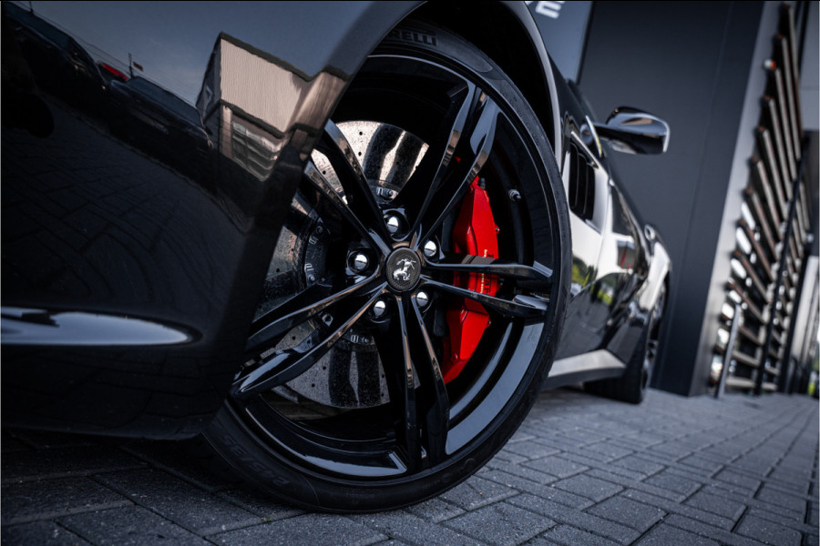 Ferrari GTC4Lusso 6.3 V12 - 4-zits l Lift l Passanger Display l Carbon l Panorama