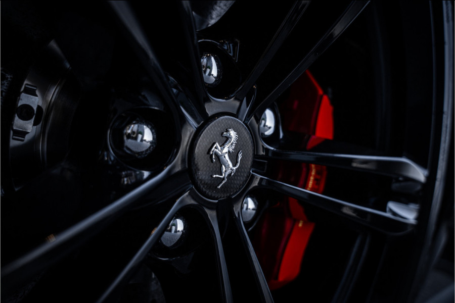 Ferrari GTC4Lusso 6.3 V12 - 4-zits l Lift l Passanger Display l Carbon l Panorama