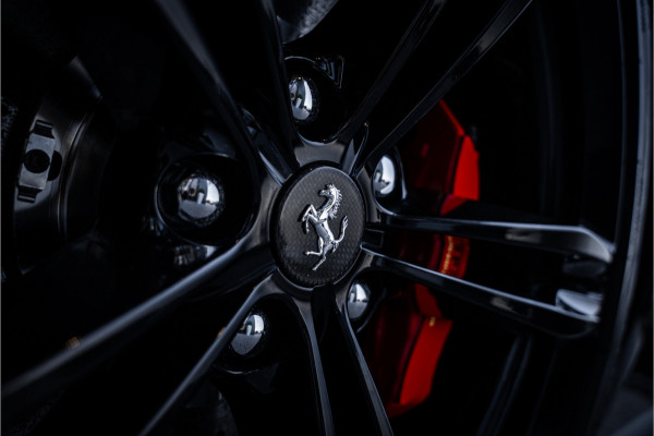 Ferrari GTC4Lusso 6.3 V12 - 4-zits l Lift l Passanger Display l Carbon l Panorama