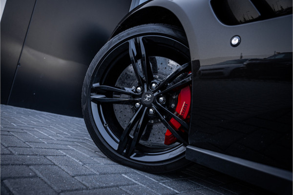 Ferrari GTC4Lusso 6.3 V12 - 4-zits l Lift l Passanger Display l Carbon l Panorama