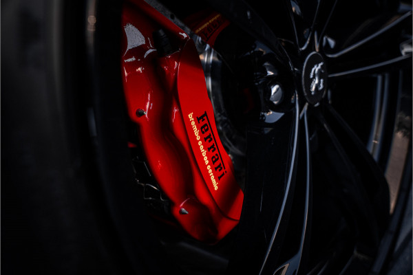 Ferrari GTC4Lusso 6.3 V12 - 4-zits l Lift l Passanger Display l Carbon l Panorama