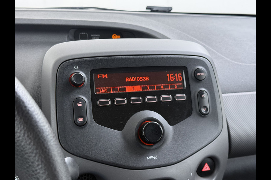 Peugeot 108 1.0I e-VTi 5Drs Airco Bluetooth Elektrische Ramen Centrale Vergrendeling Afstandbediend Active Mistlampen Led Isofix ESP Stuurbekrachtiging Pack Premium Origineel Nederlandse Auto Dealeronderhouden