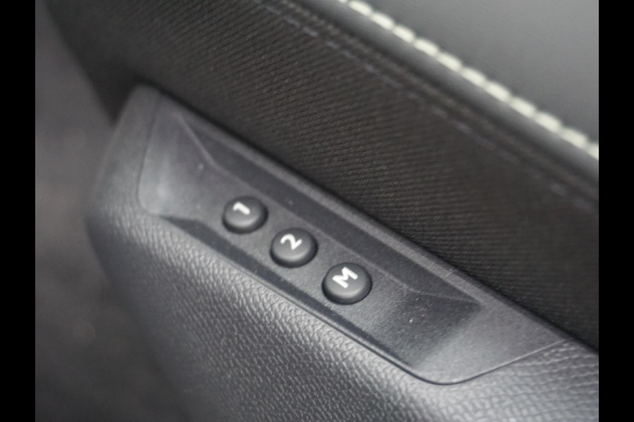 Peugeot E-3008 GT Avantage 210 73 kWh Warmtepomp | Leder interieur