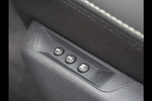 Peugeot E-3008 GT Avantage 210 73 kWh Warmtepomp | Leder interieur