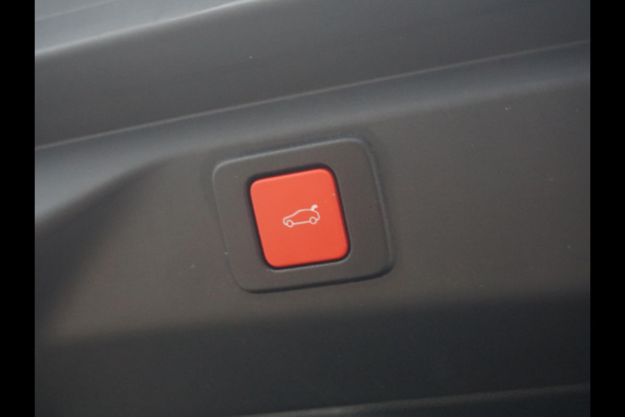 Peugeot E-3008 GT Avantage 210 73 kWh Warmtepomp | Leder interieur