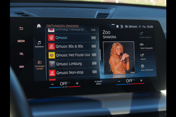 BMW iX1 xDrive30 Launch Edition 67 kWh | M-Pakket | Harman Kardon | Sfeerverlichting | Camera | Apple Carplay | NL-Auto |