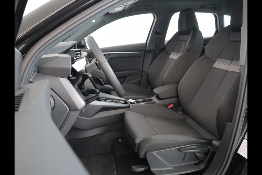 Audi A3 Sportback 40 TFSI e Advanced edition 204 pk S-tronic | Verlengde garantie | Navigatie | Parkeersensoren (Park assist) | Achteruitrijcamera | Adaptieve cruise control | Stoelverwarming |