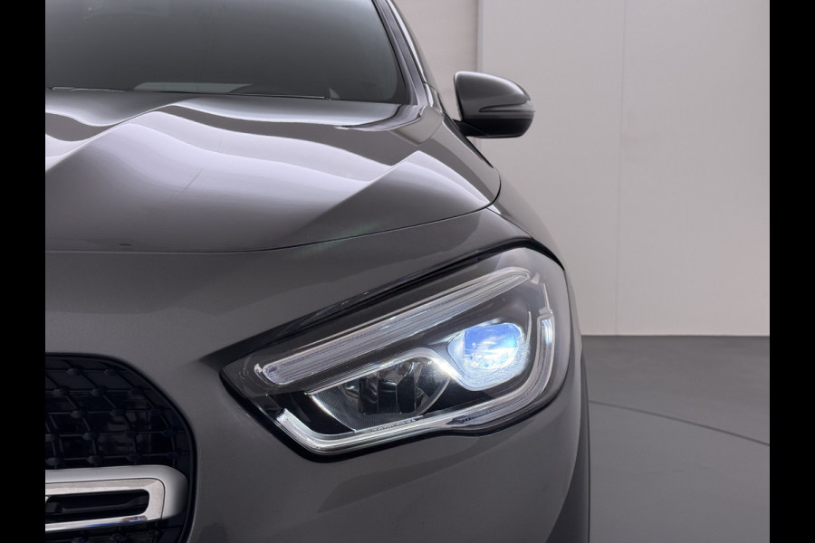 Mercedes-Benz GLA 250e Luxury // Trekhaak // Carplay // Camera // Sfeerverlichting // Widescreen Dashbord