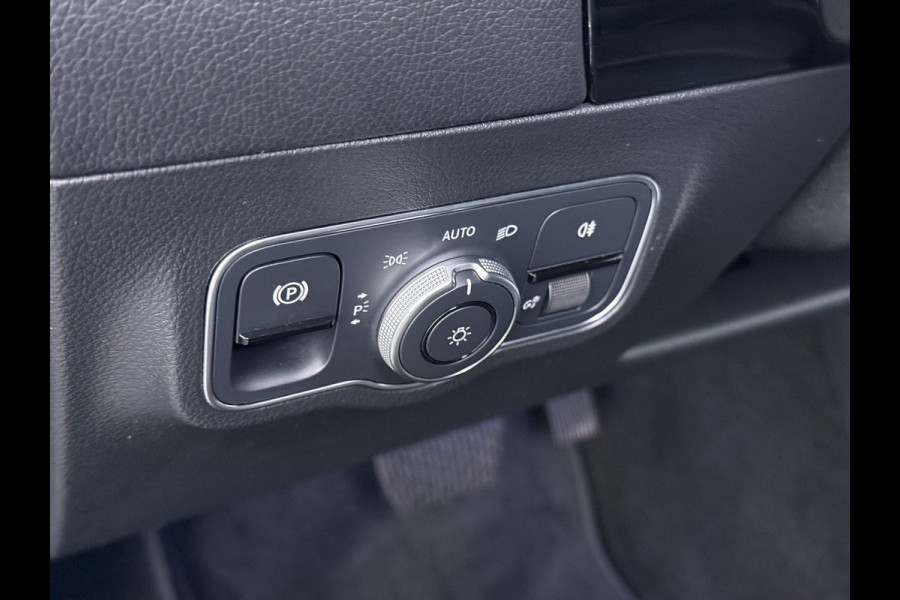 Mercedes-Benz GLA 250e Luxury // Trekhaak // Carplay // Camera // Sfeerverlichting // Widescreen Dashbord