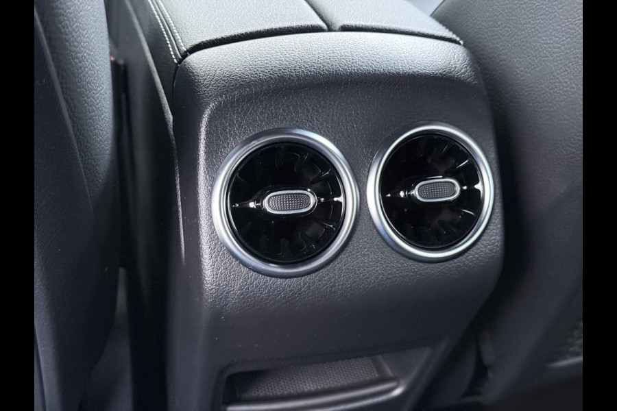 Mercedes-Benz GLA 250e Luxury // Trekhaak // Carplay // Camera // Sfeerverlichting // Widescreen Dashbord