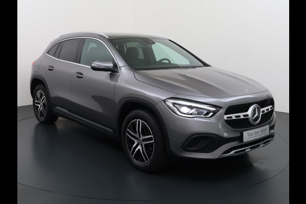 Mercedes-Benz GLA 250e Luxury // Trekhaak // Carplay // Camera // Sfeerverlichting // Widescreen Dashbord