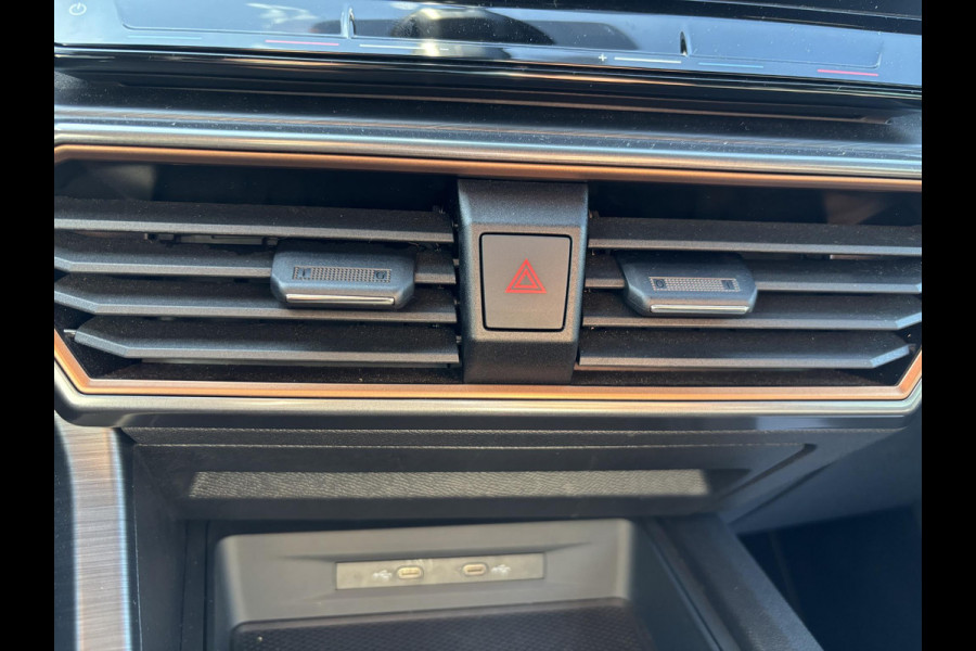 CUPRA Leon Sportstourer 1.4 e-Hybrid VZ Business Bellen voor bezichtiging  | SCI | 245pk | PHEV | Stoelverwarming | Camera | Adaptive cruise control