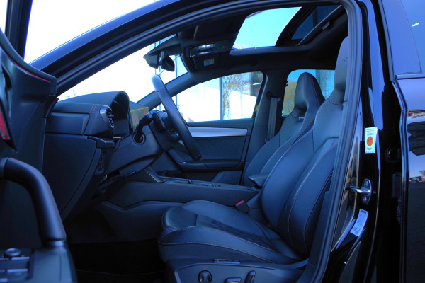 CUPRA Leon 1.4 e-Hybrid VZ 245 PK Copper Edition, Panoramadak, Leder, Stuur Startknop, Memory, 19" LM