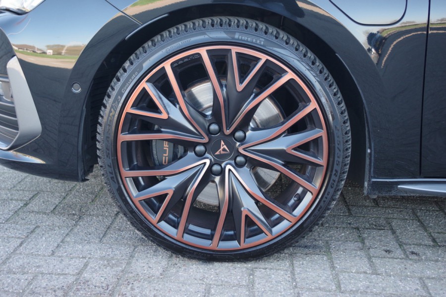 CUPRA Leon 1.4 e-Hybrid VZ 245 PK Copper Edition, Panoramadak, Leder, Stuur Startknop, Memory, 19" LM