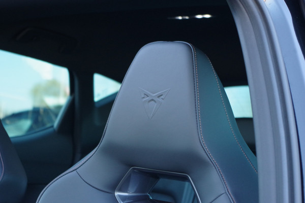 CUPRA Leon 1.4 e-Hybrid VZ 245 PK Copper Edition, Panoramadak, Leder, Stuur Startknop, Memory, 19" LM