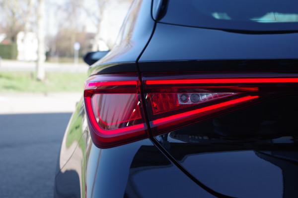 CUPRA Leon 1.4 e-Hybrid VZ 245 PK Copper Edition, Panoramadak, Leder, Stuur Startknop, Memory, 19" LM