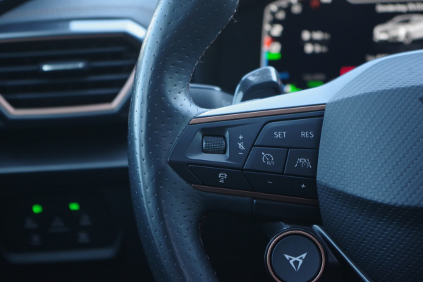 CUPRA Leon 1.4 e-Hybrid VZ 245 PK Copper Edition, Panoramadak, Leder, Stuur Startknop, Memory, 19" LM