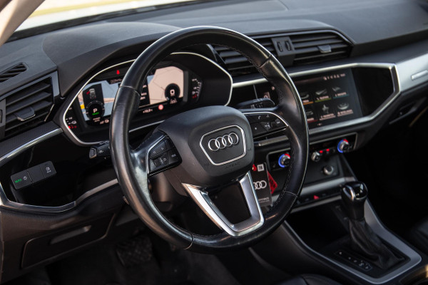 Audi Q3 45 TFSI e edition AUTOMAAT / PLUG IN HYBRID / STOELVERWARMING / LEER / VIRTUAL COCKPIT / CRUISE CONTROLE / DEALER ONDERHOUDEN