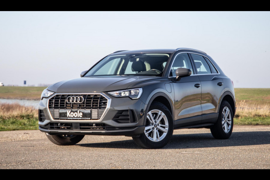 Audi Q3 45 TFSI e edition AUTOMAAT / PLUG IN HYBRID / STOELVERWARMING / LEER / VIRTUAL COCKPIT / CRUISE CONTROLE / DEALER ONDERHOUDEN